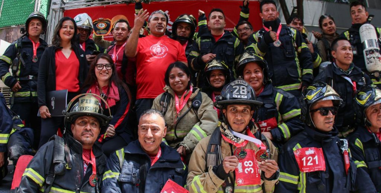 Rompe récord de asistencia 6ª carrera vertical del Heroico Cuerpo de Bomberos de la Ciudad de México con 828 participantes